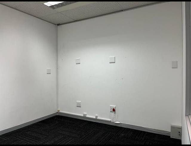 BUSINESS PROPERTY TO RENT IN CLAREMONT